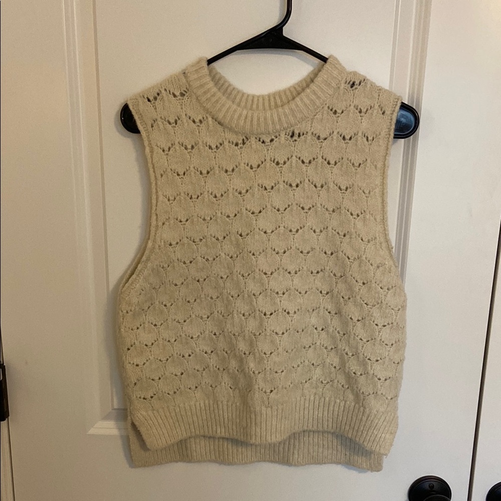 Universal Thread Cream Sleeveless Knit Sweater Vest